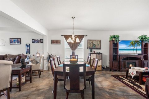 Villa ou maison à vendre à Haines City, Floride: 4 chambres, 236.44 m2 № 2098227 - photo 11