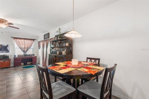 Villa ou maison à vendre à Haines City, Floride: 4 chambres, 236.44 m2 № 2098227 - photo 19