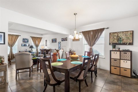 Villa ou maison à vendre à Haines City, Floride: 4 chambres, 236.44 m2 № 2098227 - photo 12