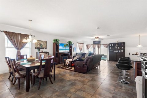 Villa ou maison à vendre à Haines City, Floride: 4 chambres, 236.44 m2 № 2098227 - photo 10