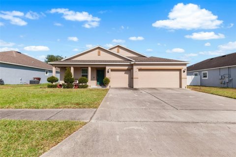 Villa ou maison à Haines City, Floride 4 chambres, 236.44 m2 № 2098227