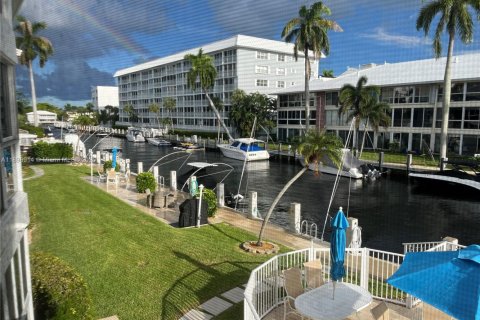 Кондоминиум с 1 спальней в Форт-Лодердейл, Флорида № 2016317