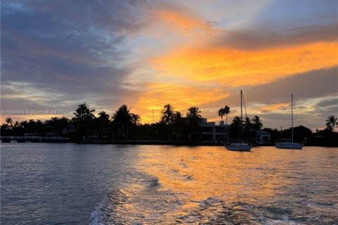 Купить кондоминиум в Форт-Лодердейл, Флорида 1 спальня, 88.26м2, № 2016317 - фото 2