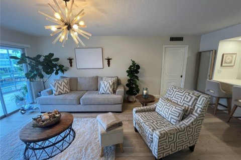 Купить кондоминиум в Форт-Лодердейл, Флорида 1 спальня, 88.26м2, № 2016317 - фото 23