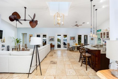 House in Stuart, Florida 4 bedrooms, 254.74 sq.m. № 2250752 - photo 18