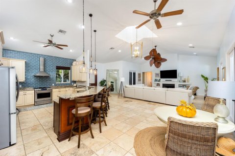 House in Stuart, Florida 4 bedrooms, 254.74 sq.m. № 2250752 - photo 23