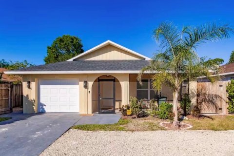 House in Naples, Florida 4 bedrooms, 153.66 sq.m. № 2176709 - photo 4