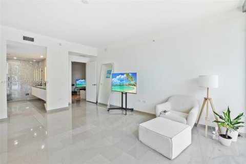 Condominio en venta en Miami, Florida, 3 dormitorios, 189.8 m2 № 2152685 - foto 10
