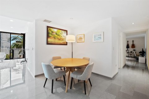 Condominio en venta en Miami, Florida, 3 dormitorios, 189.8 m2 № 2152685 - foto 4