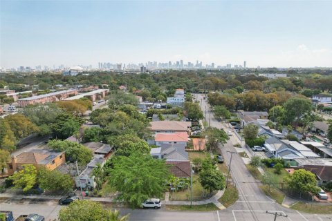 House in Miami, Florida 4 bedrooms, 128.76 sq.m. № 1896310 - photo 30