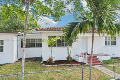 House in Miami, Florida 4 bedrooms, 128.76 sq.m. № 1896310 - photo 25
