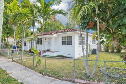 House in Miami, Florida 4 bedrooms, 128.76 sq.m. № 1896310 - photo 26