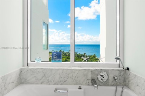 Copropriété à vendre à Miami Beach, Floride: 3 chambres, 167.41 m2 № 1945781 - photo 16