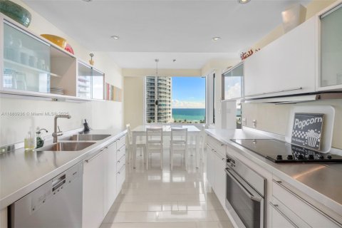 Copropriété à vendre à Miami Beach, Floride: 3 chambres, 167.41 m2 № 1945781 - photo 10