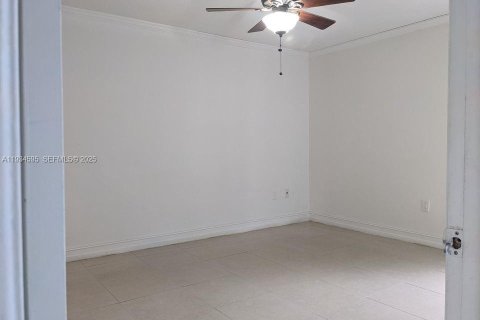 Appartement à louer à Hialeah, Floride: 2 chambres, 85.93 m2 № 1992911 - photo 10