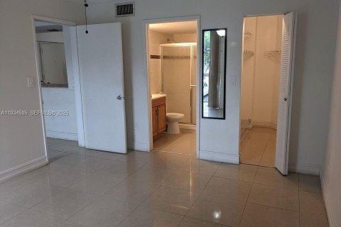 Appartement à louer à Hialeah, Floride: 2 chambres, 85.93 m2 № 1992911 - photo 9