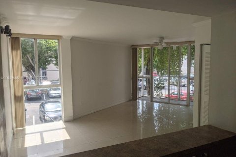 Appartement à louer à Hialeah, Floride: 2 chambres, 85.93 m2 № 1992911 - photo 1