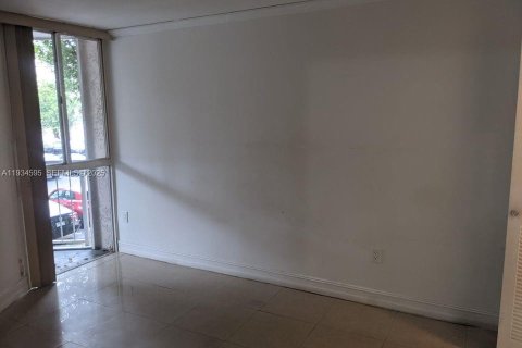 Appartement à louer à Hialeah, Floride: 2 chambres, 85.93 m2 № 1992911 - photo 5