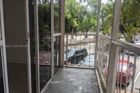 Appartement à louer à Hialeah, Floride: 2 chambres, 85.93 m2 № 1992911 - photo 12