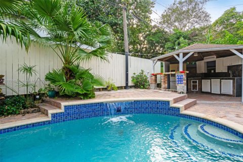 Propiedad comercial en venta en Miami, Florida, 102.19 m2 № 1860440 - foto 20