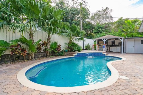 Propiedad comercial en venta en Miami, Florida, 102.19 m2 № 1860440 - foto 19
