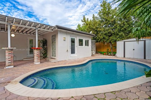 Propiedad comercial en venta en Miami, Florida, 102.19 m2 № 1860440 - foto 21