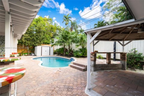 Propiedad comercial en venta en Miami, Florida, 102.19 m2 № 1860440 - foto 16