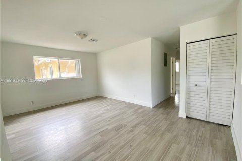 Casa en venta en Fort Lauderdale, Florida, 3 dormitorios, 100.98 m2 № 2055224 - foto 4