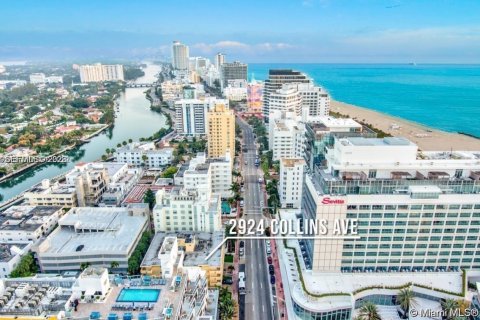 Condo in Miami Beach, Florida, 2 bedrooms  № 2078369 - photo 2