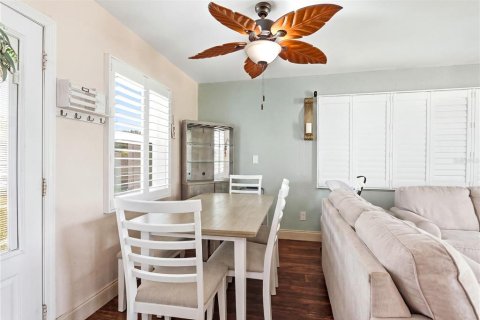 Villa ou maison à vendre à Deltona, Floride: 2 chambres, 82.03 m2 № 2406548 - photo 9