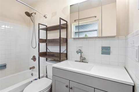 Villa ou maison à vendre à Deltona, Floride: 2 chambres, 82.03 m2 № 2406548 - photo 18