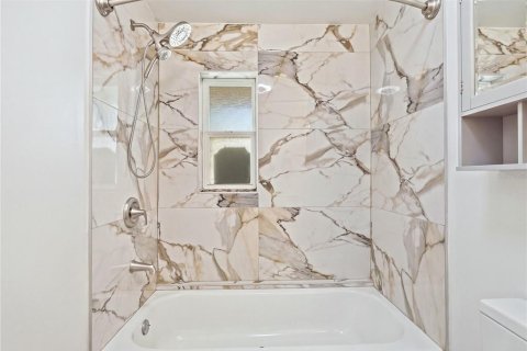 Villa ou maison à vendre à Deltona, Floride: 2 chambres, 82.03 m2 № 2406548 - photo 22