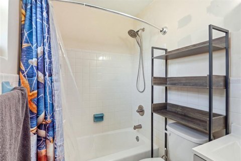 Villa ou maison à vendre à Deltona, Floride: 2 chambres, 82.03 m2 № 2406548 - photo 19