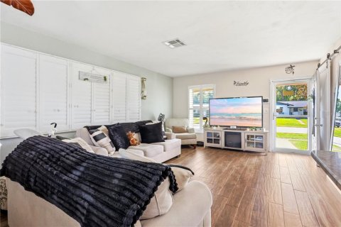 Villa ou maison à vendre à Deltona, Floride: 2 chambres, 82.03 m2 № 2406548 - photo 6