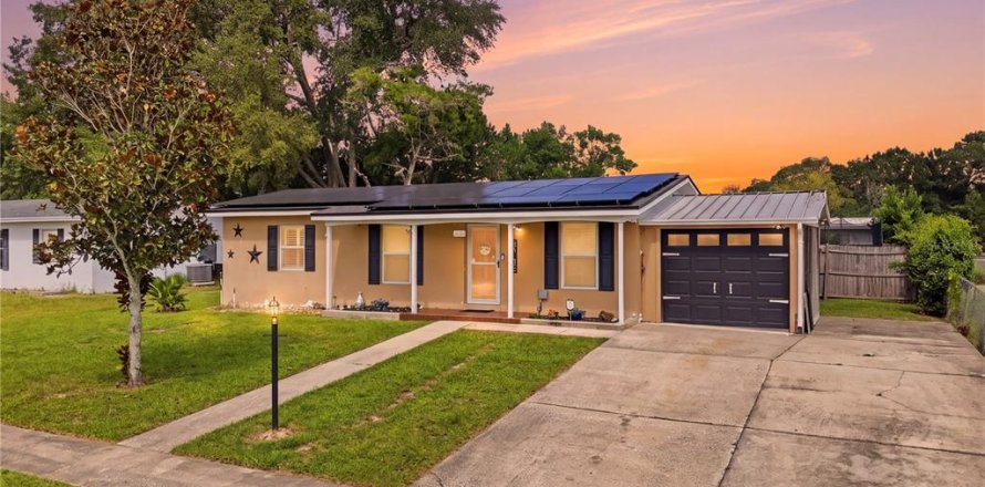 Villa ou maison à Deltona, Floride 2 chambres, 82.03 m2 № 2406548