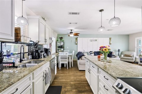 Villa ou maison à vendre à Deltona, Floride: 2 chambres, 82.03 m2 № 2406548 - photo 12