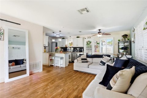 Villa ou maison à vendre à Deltona, Floride: 2 chambres, 82.03 m2 № 2406548 - photo 7
