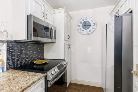 Villa ou maison à vendre à Deltona, Floride: 2 chambres, 82.03 m2 № 2406548 - photo 11