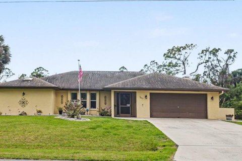 Villa ou maison à Port Charlotte, Floride 3 chambres, 196.4 m2 № 2118142