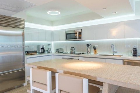 Снять в аренду кондоминиум в Майами-Бич, Флорида 1 спальня, 82.96м2, № 1959024 - фото 9