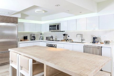 Снять в аренду кондоминиум в Майами-Бич, Флорида 1 спальня, 82.96м2, № 1959024 - фото 10