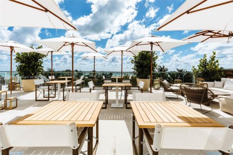 Снять в аренду кондоминиум в Майами-Бич, Флорида 1 спальня, 82.96м2, № 1959024 - фото 17