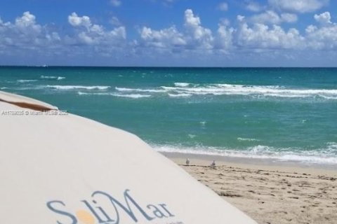 Condo in Surfside, Florida, 3 bedrooms  № 1863237 - photo 5