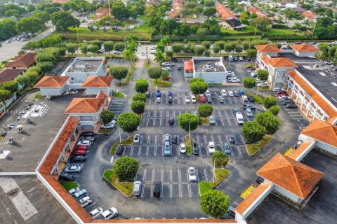 Commercial property in Miami, Florida № 1973558 - photo 18