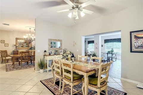 House in Kissimmee, Florida 3 bedrooms, 285.95 sq.m. № 2105616 - photo 16