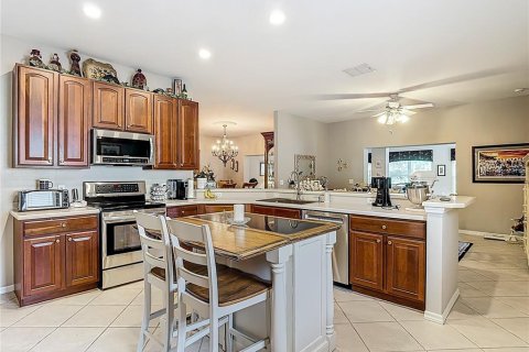 House in Kissimmee, Florida 3 bedrooms, 285.95 sq.m. № 2105616 - photo 18