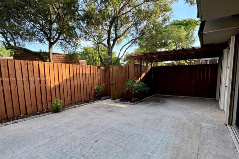 Townhouse in Davie, Florida 2 bedrooms, 138.24 sq.m. № 1962997 - photo 22