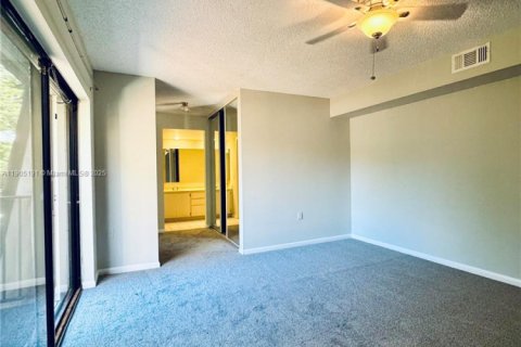 Townhouse in Davie, Florida 2 bedrooms, 138.24 sq.m. № 1962997 - photo 16