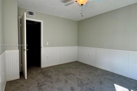Townhouse in Davie, Florida 2 bedrooms, 138.24 sq.m. № 1962997 - photo 19