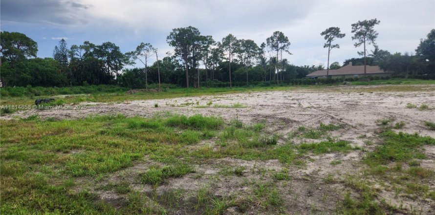 Commercial property in Lake Worth, Florida № 1766689
